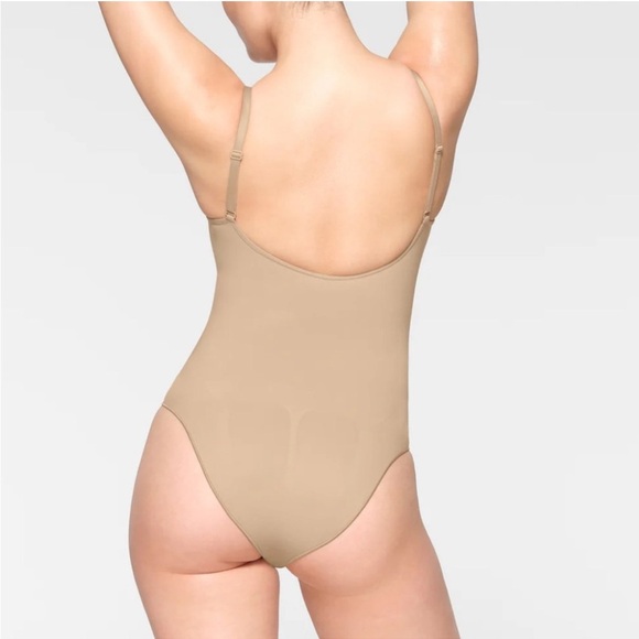 SKIMS Seamless Sculpt Solutionwear Shapewear Bodysuit Brief Snaps Nude Clay - Picture 2 of 7
